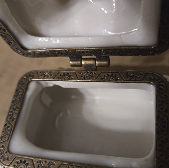 Bunny Hinged Trinket Boxes- Set of Two - Picture 16 of 16